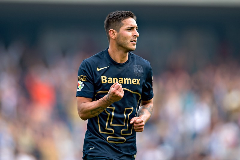 Ismael Sosa anotó un doblete para el triunfo universitario