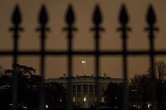 La cara sur de la Casa Blanca, en las primeras horas de esta madrugada
