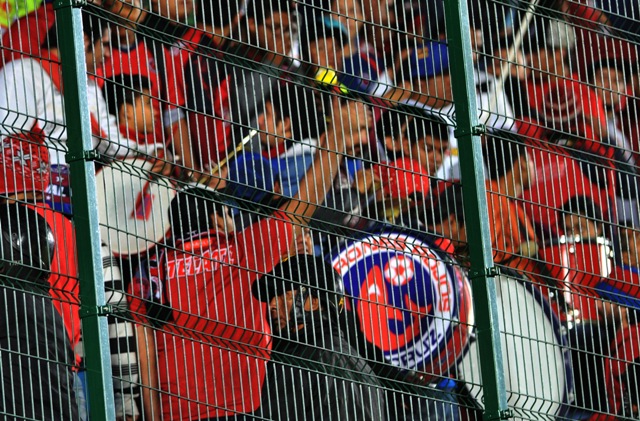 El Luis Pirata Fuente lució con muchos asistentes durante el partido contra Cruz Azul