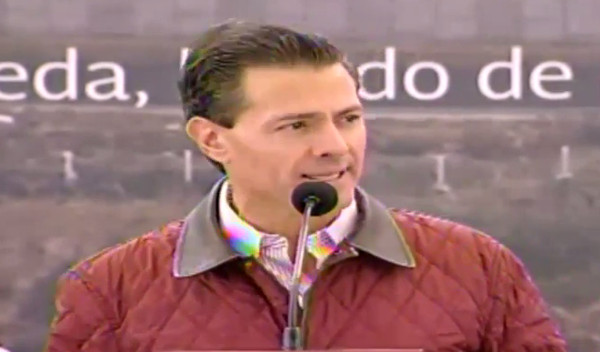 El presidente Enrique Peña Nieto en la inauguración del libramiento de Acambay.
