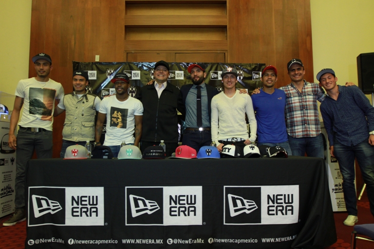 El equipo de Rayados presentarón su colección de gorras