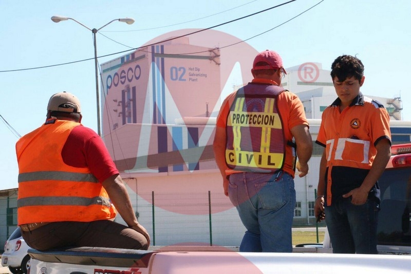 Empleados de Posco fueron evacuados tras explosión.