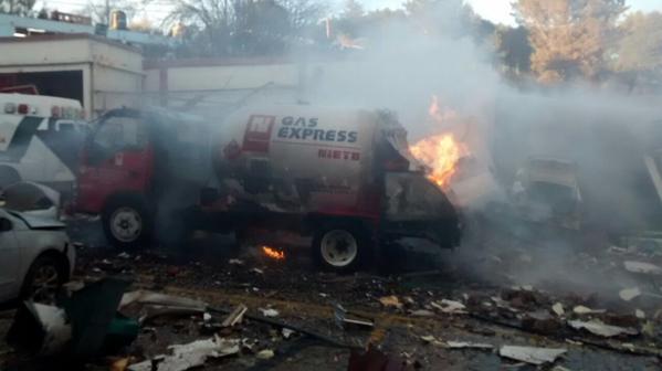 La pipa sigue ardiendo para que se consuma el gas.