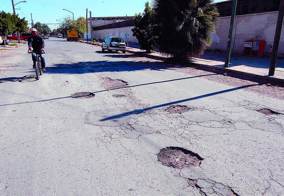 Los baches siguen siendo el dolor de cabeza. 