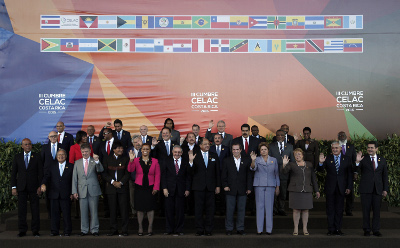 Los mandatarios de América Latina y el Caribe concluyen una cumbre con un nuevo voto de respaldo a Cuba.
