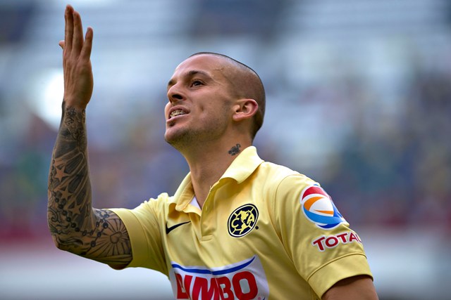 Darío Benedetto festeja su gol contra Tigres