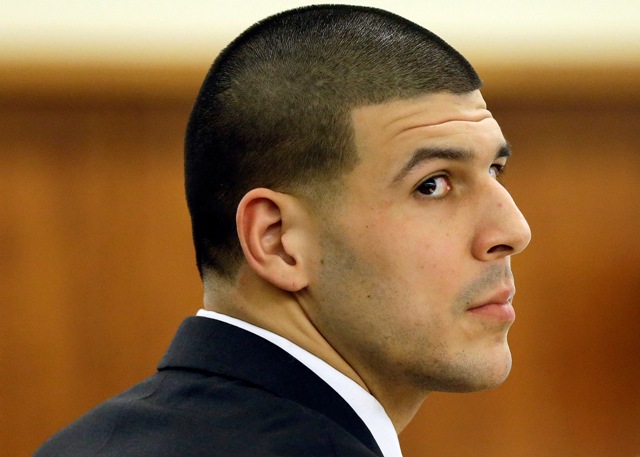 Aaron Hernández, ex Ala Cerrada de los Patriotas, quien está acusado de homicidio