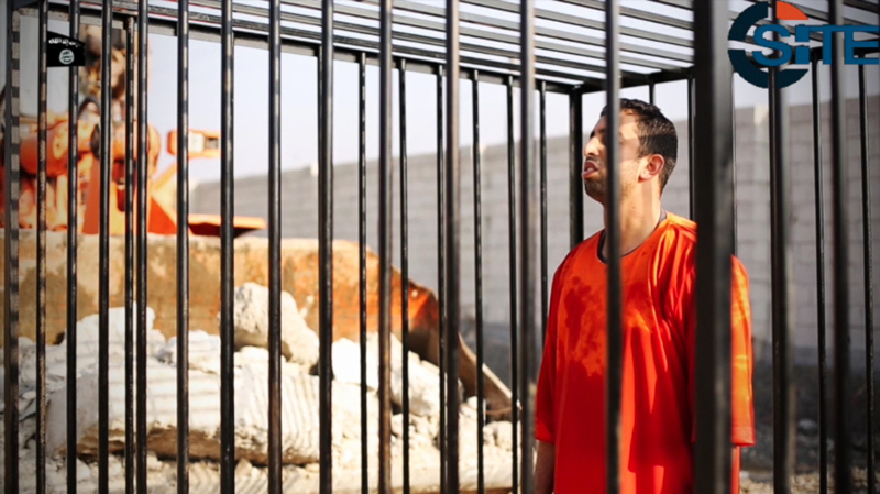 El Estado Islámico difundió mediante un video la quema del piloto jordano Mouath al-Kasaesbeh.