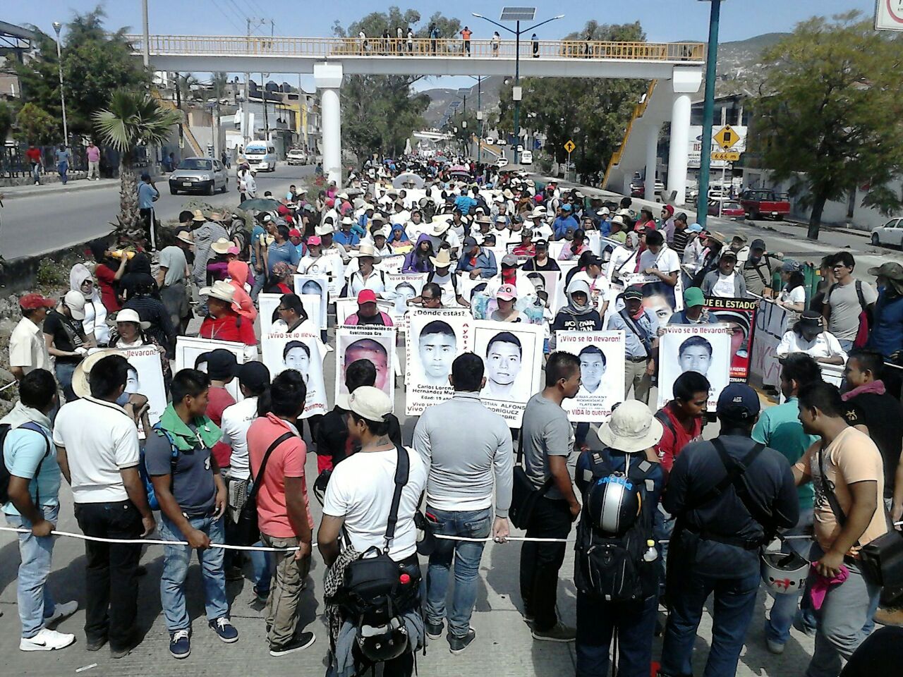 La marcha sobre la autopista del Sol.
