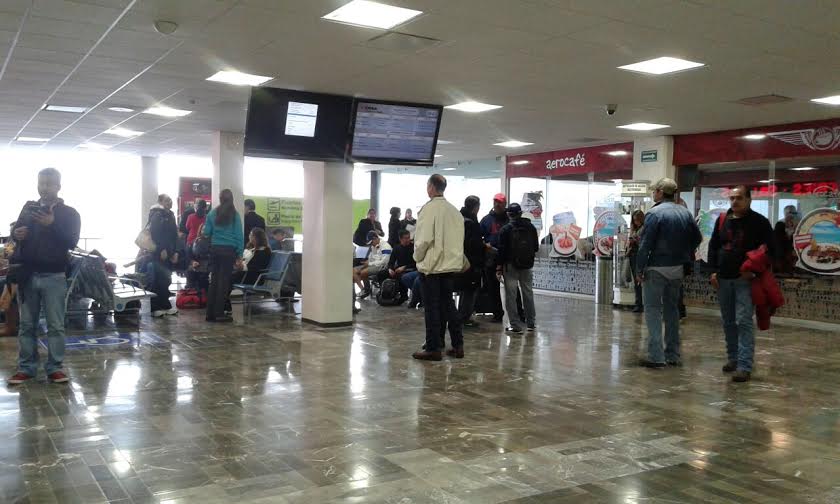 Retraso de vuelos en aeropuerto internacional de Tampico.