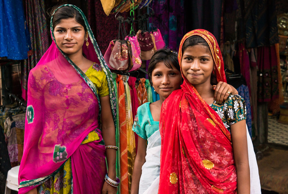 La empresa de microfinanzas de India, Janalakshmi Financial Services (JFS), utiliza la prueba para prestar a mujeres migrantes en la zona rural que ne