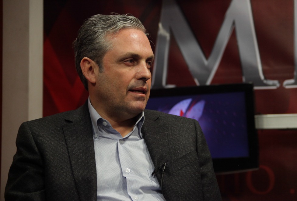 Mauricio Gudiño Coronado hablando de su trabajo al frente de la Secretaría de Movilidad