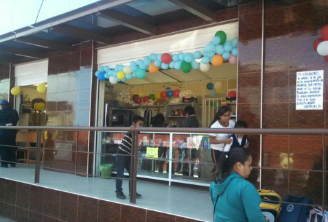 El mercado público de San Mateo Tlaltenango, en Cuajimalpa, fue remozado y reinaugurado hoy por el secretario de Desarrollo Económico, Salomón Chertor