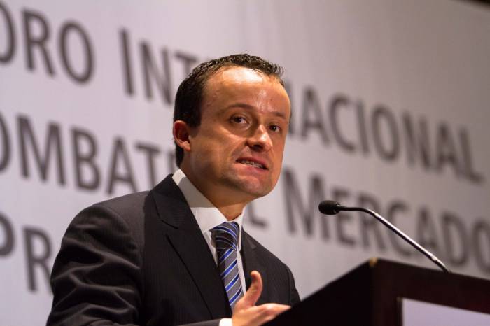 Mikel Arriola, comisionado de la Cofepris  