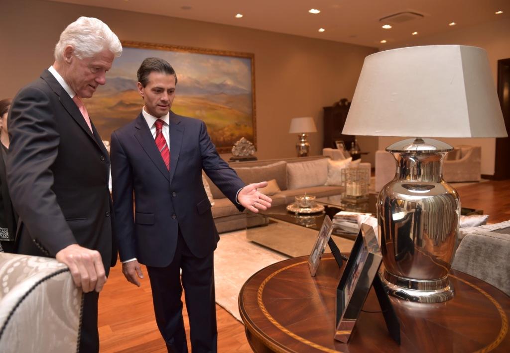 El Presidente recibió en Los Pinos al ex presidente estadunidense Bill Clinton.