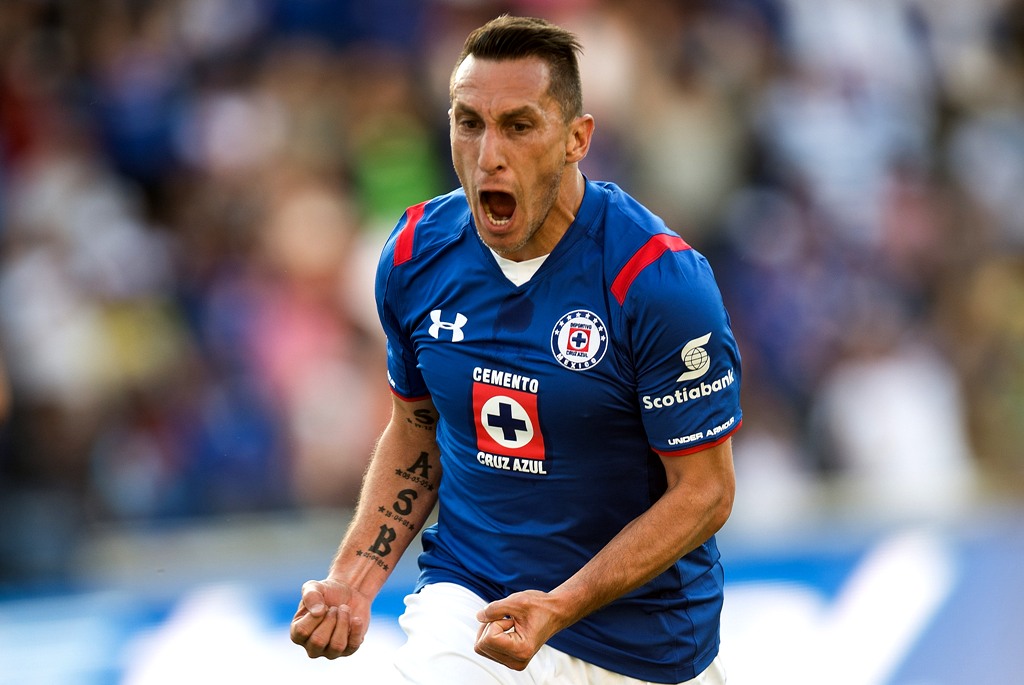 Christian Giménez anotó el primer gol de Cruz Azul 