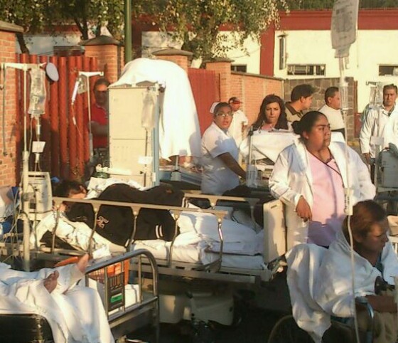 Los pacientes fueron evacuados del hospital.