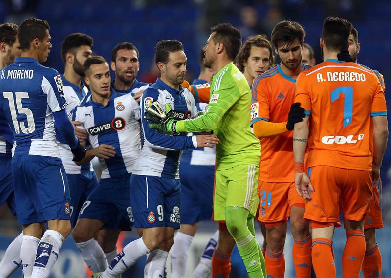 Valencia se impuso al Espanyol 