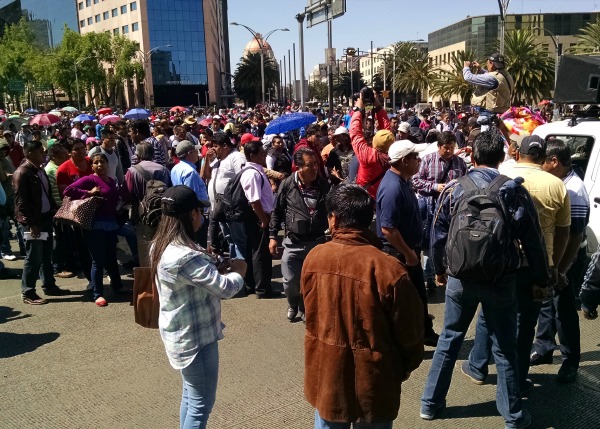 Integrantes de la CNTE realizan un mitin en Paseo de la Reforma. 