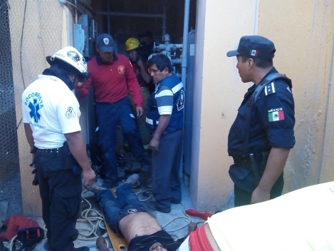 Mueren dos trabajadores al limpiar el pozo de un hotel en el municipio de Hujuapan de León.
