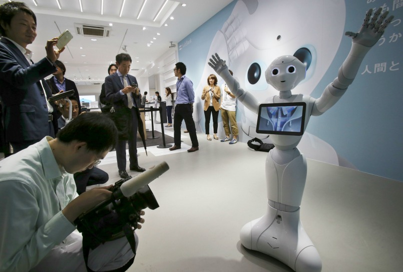 Pepper saldrá próximamente a la venta en Japón por mil 700 dólares, pero solo a programadores que han reservado su robot.