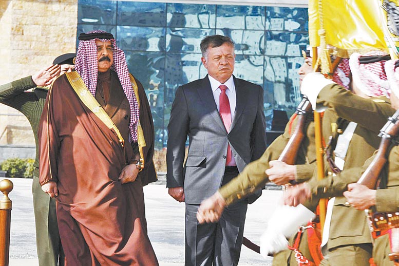 El rey de Jordania, Abdalá II (derecha), también aparece implicado.