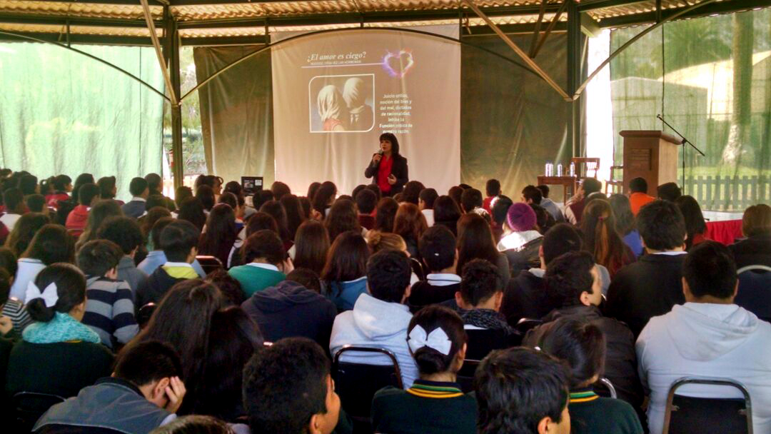 Charla con Rocío Mota Barragán.