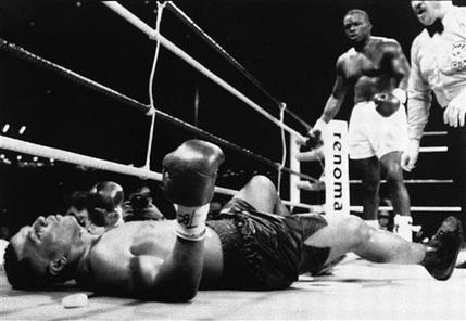 El 11 de febrero de 1990 James "Buster" Douglas venció a Mike Tyson 