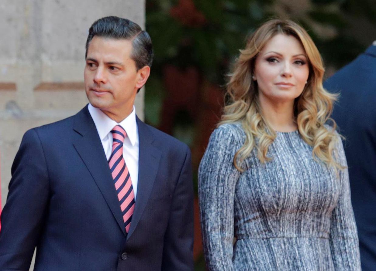 El estilo del presidente fue definido como "galán contenido", y el de su esposa como "power dressing latino".