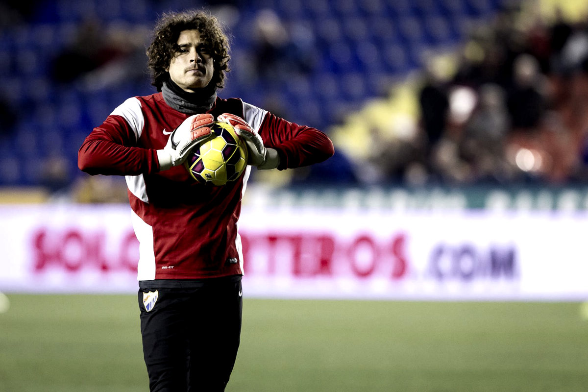 Guillermo Ochoa fichó con el Málaga 