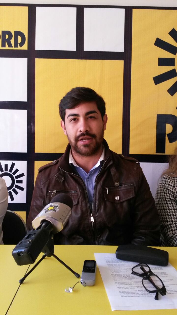 El PRD con su Comisión de la Diversidad Sexual, quiere evitar la censura de la película "Cuatro Lunas" en Durango.
