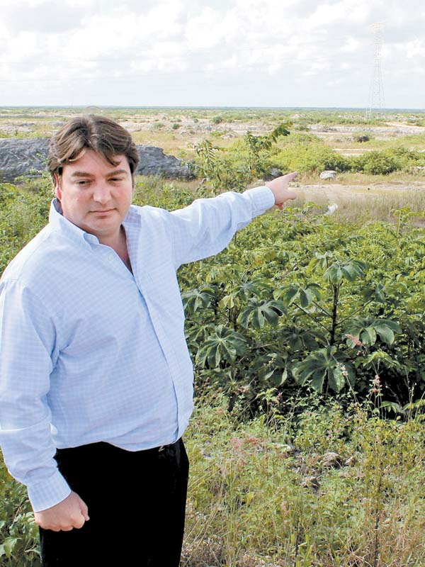 Juan Carlos López dijo que Dragon Mart sí paga impuestos.