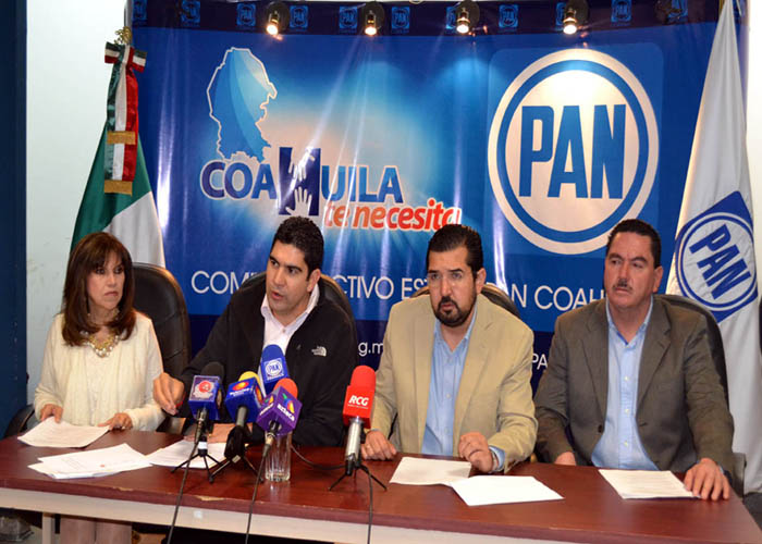 Panistas de Coahuila señalan inconsistencias en la entrega de televisiones.