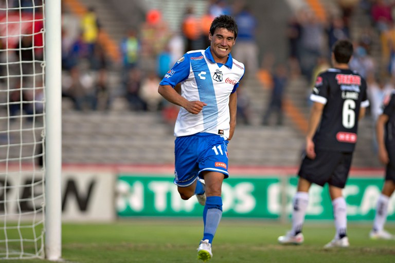 Matías Alustiza festeja su anotación frente a Rayados