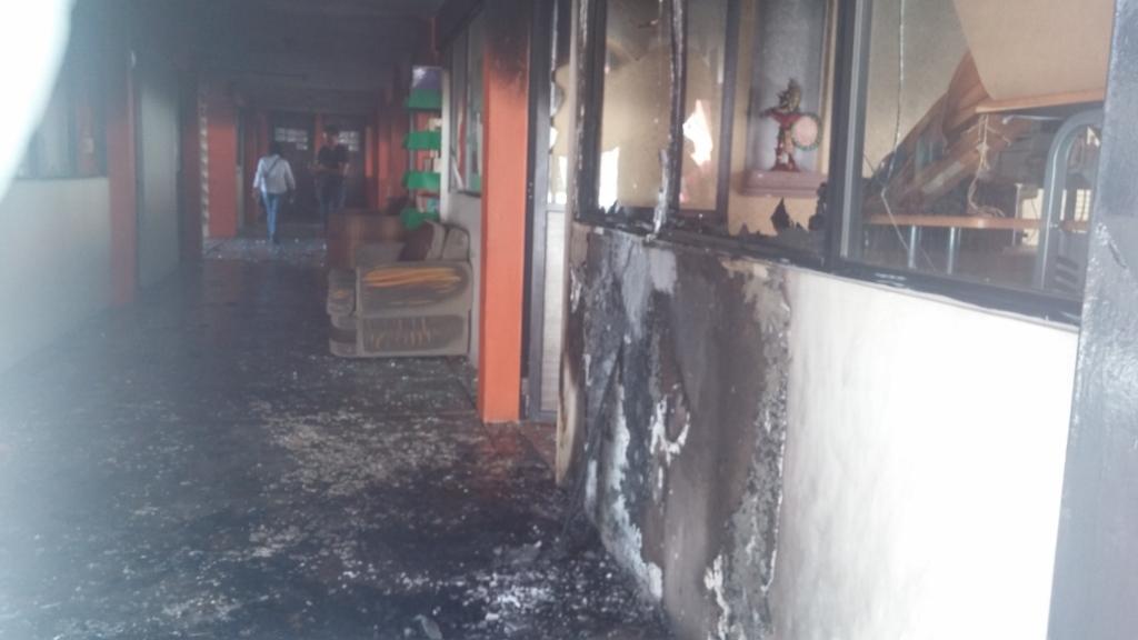 Encapuchados vandalizaron las oficinas del Comité Central del Sindicato Unico de Servidores Públicos del Estado de Guerrero.