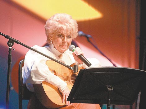 Marilú Treviño regaló canciones recuperadas de la música norestense.