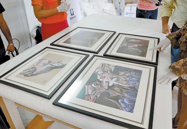 La policía confiscó 48 obras de arte, entre ellas cinco grabados de Dalí, en las redadas por el caso de corrupción.