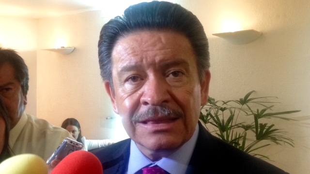 Carlos Navarrete dijo que “el que quiera ser candidato pues va y recorre a sus electores”.