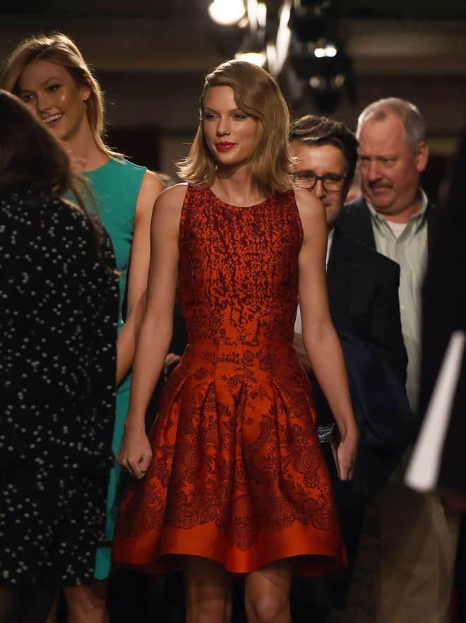Taylor Swift mostró su estilo en la Semana de la Monda en Nueva York. 