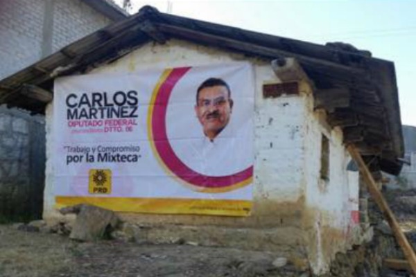 Carlos Martínez Villavicencio era precandidato del PRD a la diputación federal por el Distrito Federal Electoral VI con cabecera en Tlaxiaco