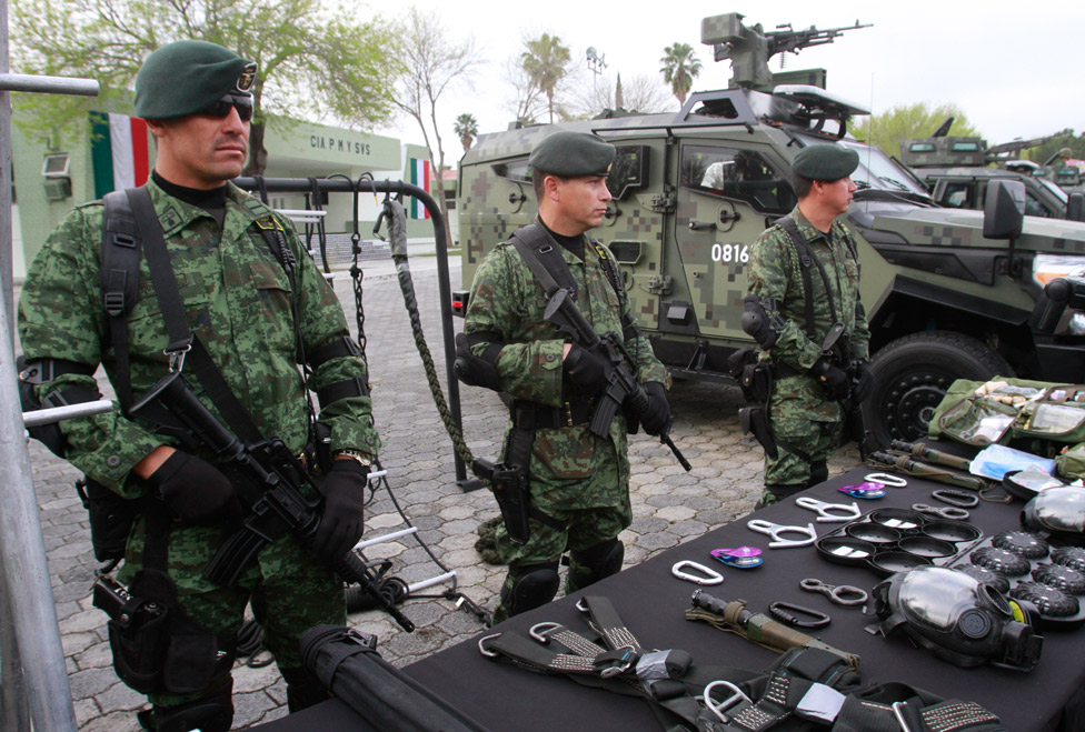 En el 102 aniversario del Ejército Mexicano se anunció un convenio de vivienda para los elementos de las Fuerzas Armadas.