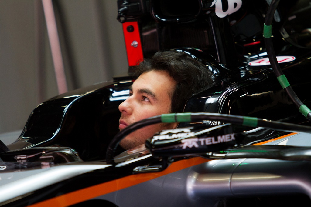 'Checo' Pérez en las pruebas de Cataluña 