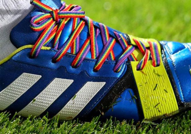 Rayo Vallecano usarán agujetas de ‘arcoíris’ para apoyar la campaña “por un futbol sin homofobia”.