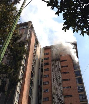 El incendio se originó por una fuga de gas en la cocina y el cuarto de servicio.