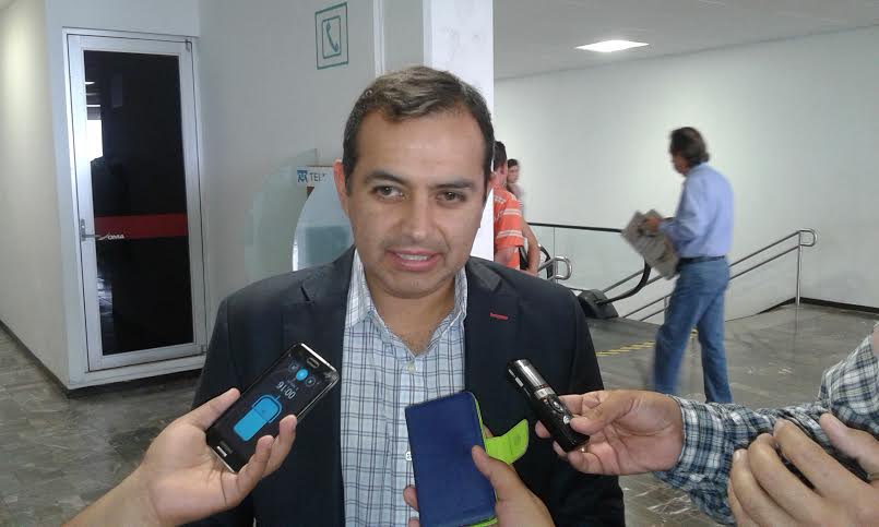 El senador Ernesto Cordero. 