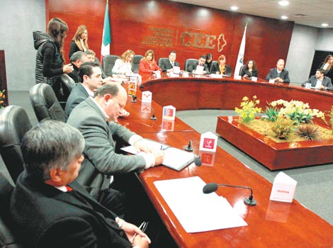 Sólo dos alianzas se formaron rumbo al 7 de junio: Alianza por tu Seguridad y Alianza por tu Bienestar. 