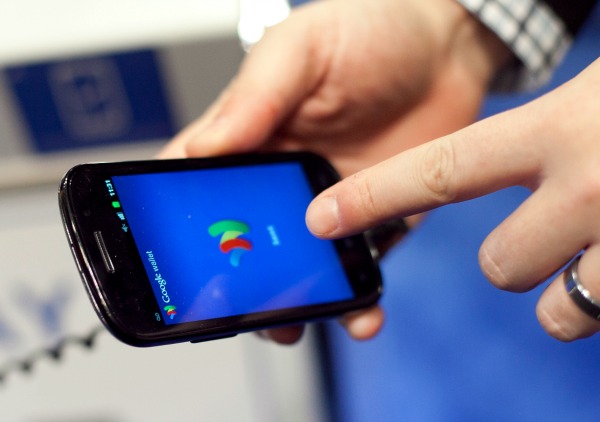 Google Wallet permite pagar a los usuarios sin usar efectivo.