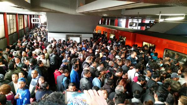 Usuarios de la Línea 7 del Metro reportaron a través de Twitter fallas en el servicio