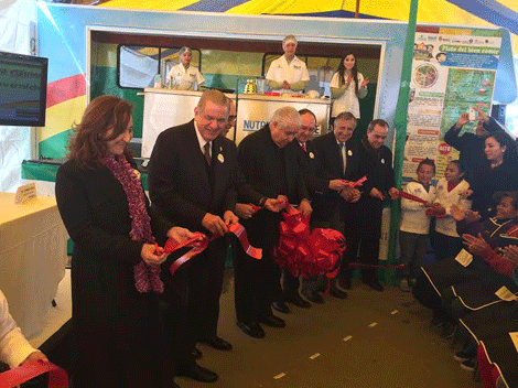 La inauguración del programa fue en las instalaciones del Banco de Alimentos de la colonia Lucio Blanco, en San Pedro Garza García. 
