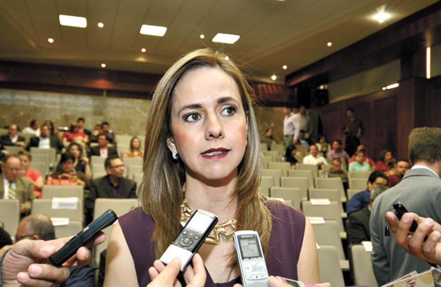 La Presidenta del ICAI, Teresa Guajardo, dio un especial reconocimiento a la ciudadanía de Torreón por su participación en solicitudes de información.